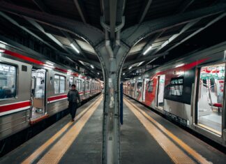 Jak dojechać z Kairu do Luksoru: pociąg, samolot czy nocny autobus?